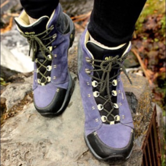 ahnu montara hiking shoes